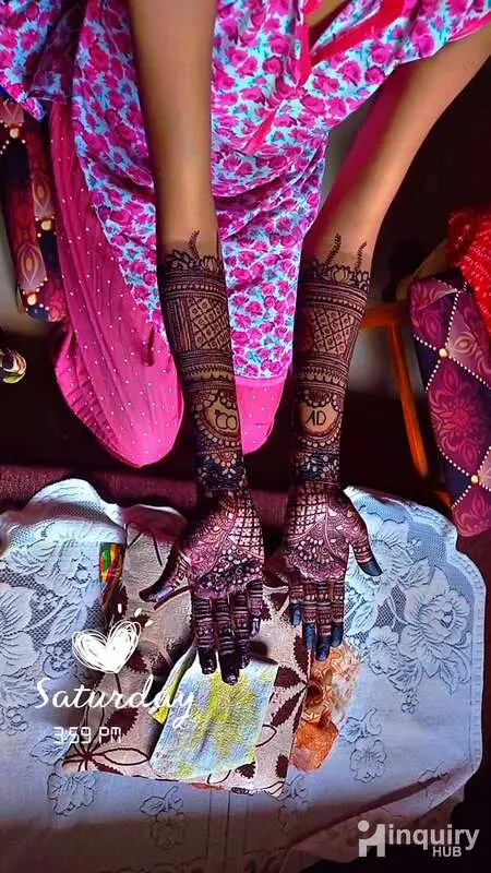 Beautician   Blouse Designer   Aariwork   Mehndi