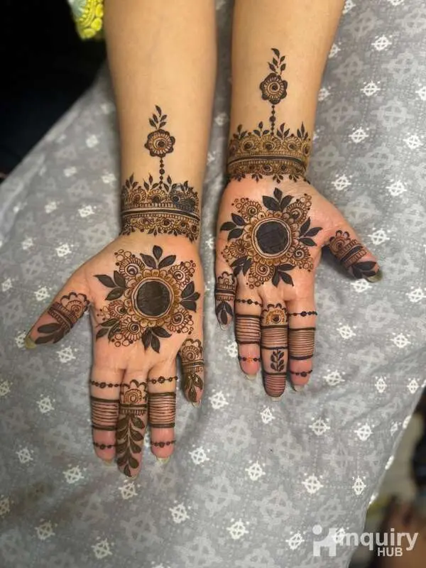 Makeup Artist And Mehandi Artist  Komal