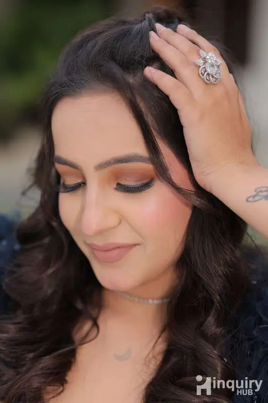 Seema  Mekup Artist