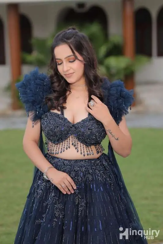 Seema  Mekup Artist