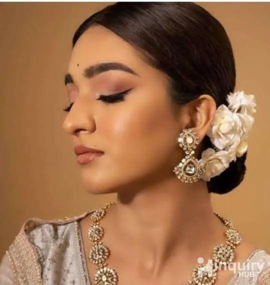 Aayna Makeup Artists