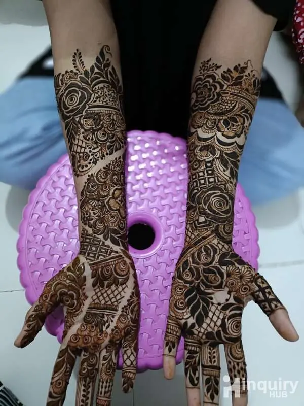 Nusrat Mahendi Artist