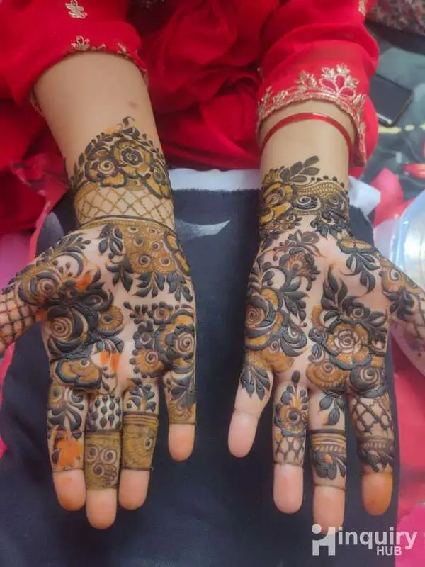 Nusrat Mahendi Artist