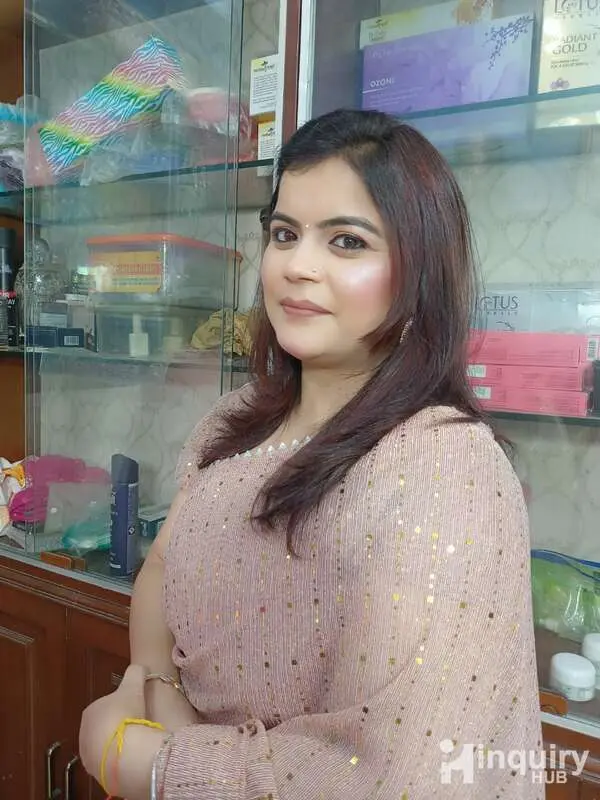 Reena Makeup Artists