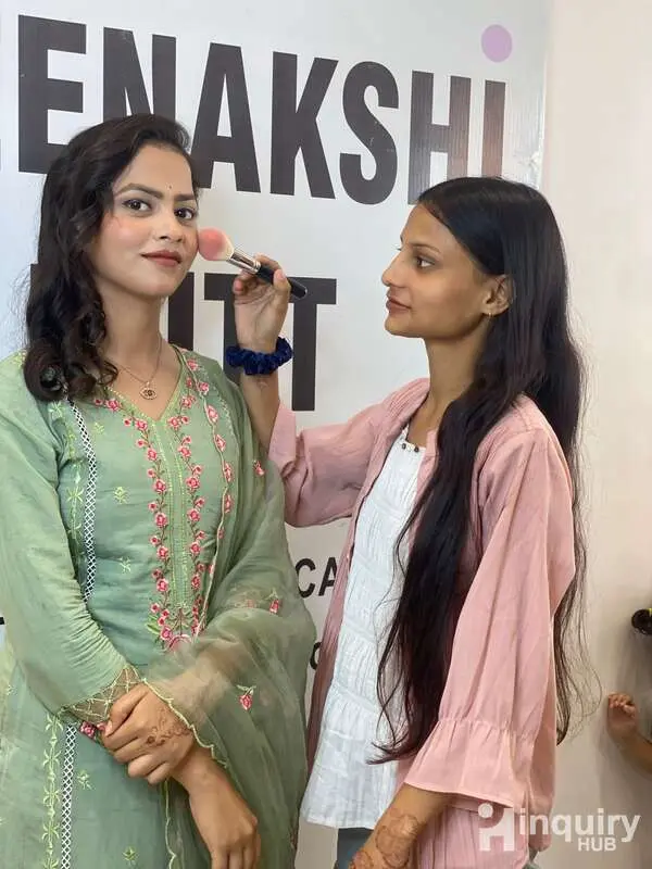 Roshi Makeup Artists