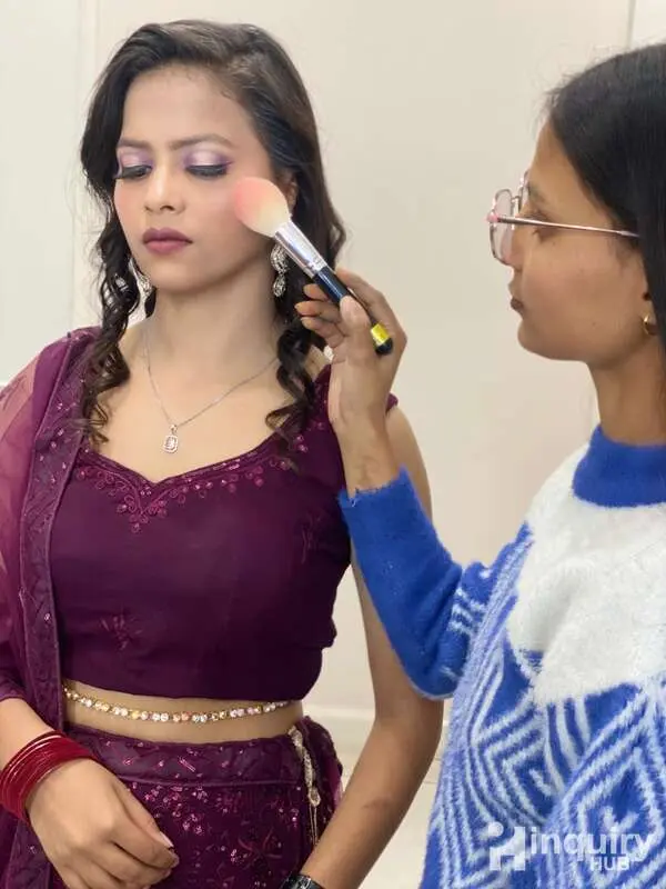 Roshi Makeup Artists