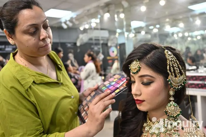 Zareen Noor Makeup Artist