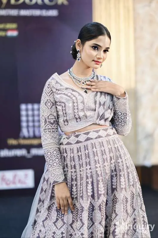Seema Makeover Artist