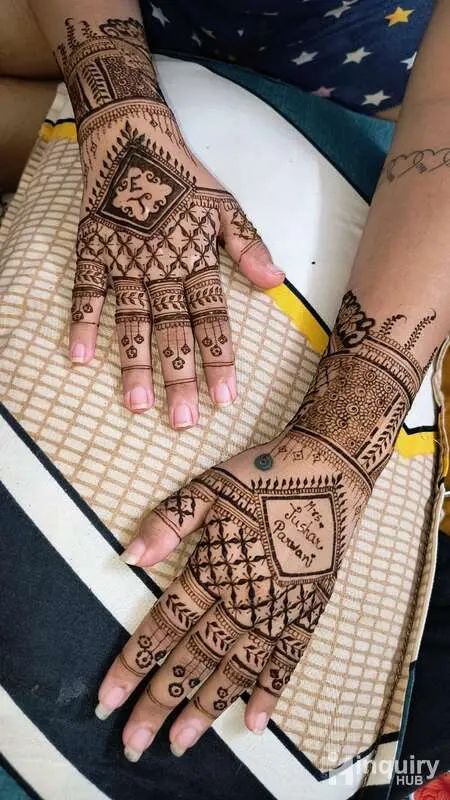 The Henna Artist Pratibha