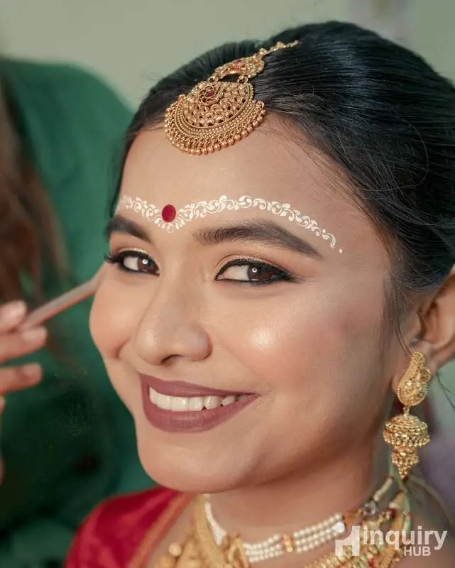 Manjushree Makeup And Mehndi Artist