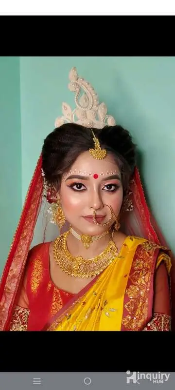 Makeup Artist Moniniraj