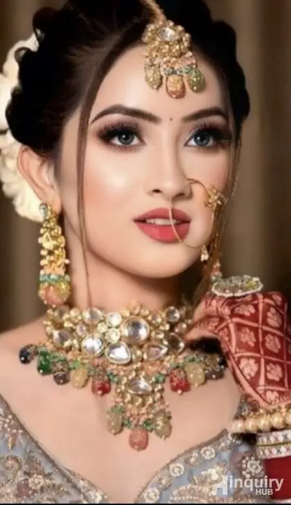 Makeup Aetist Habiba