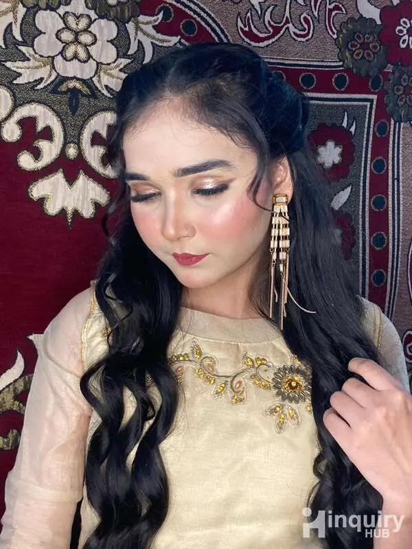 Makeup Aetist Habiba