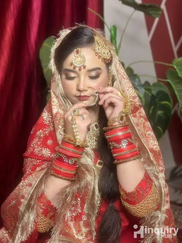 Makeup Aetist Habiba