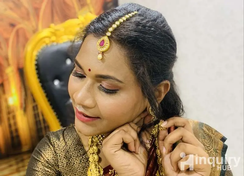 Makeup Artist Bhagyashri