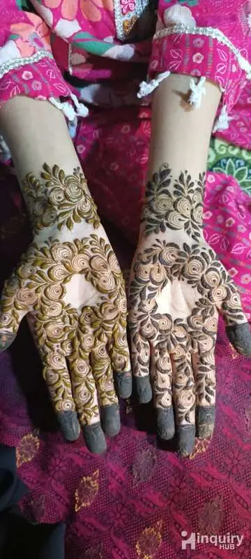 Fiya Mehndi Artist