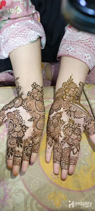 Fiya Mehndi Artist