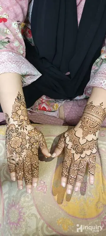 Fiya Mehndi Artist