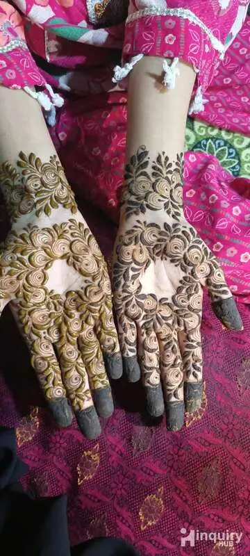 Fiya Mehndi Artist