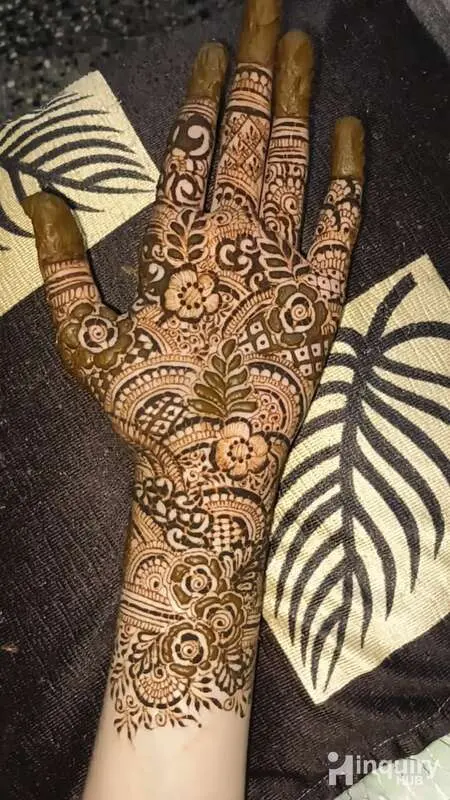 Fiya Mehndi Artist