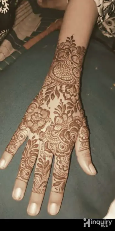 Fiya Mehndi Artist