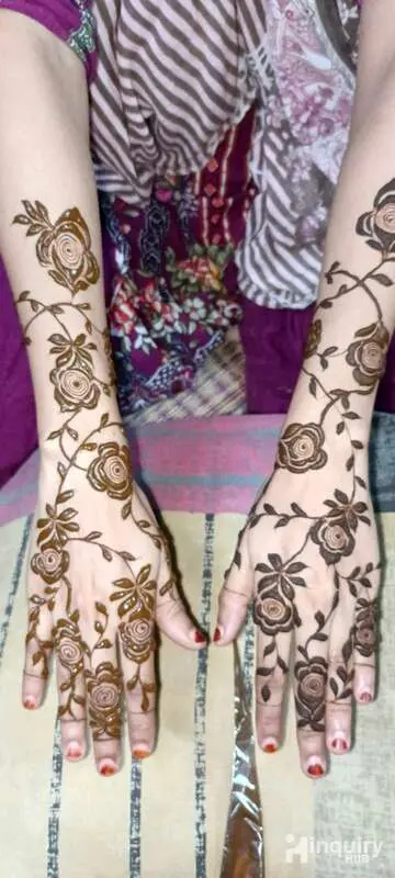 Fiya Mehndi Artist