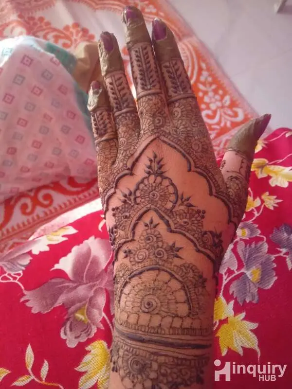 Divu Mehndi Artist