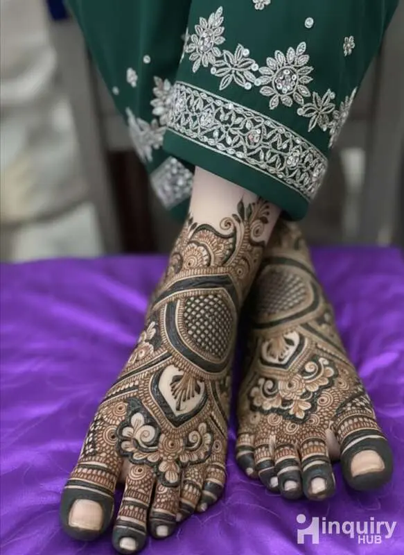 Simran Shaikh Mehndi