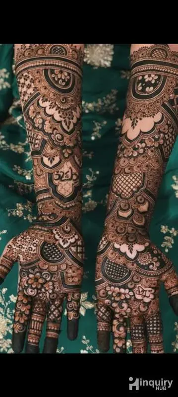 Simran Shaikh Mehndi