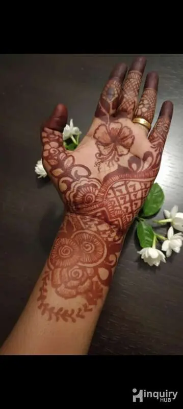 Simran Shaikh Mehndi