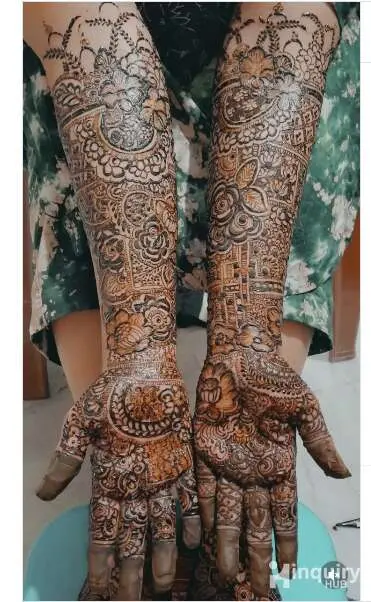 Foziya Mehndi Artist