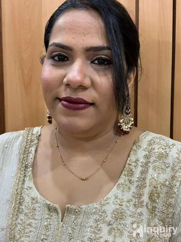 Samina Mekover