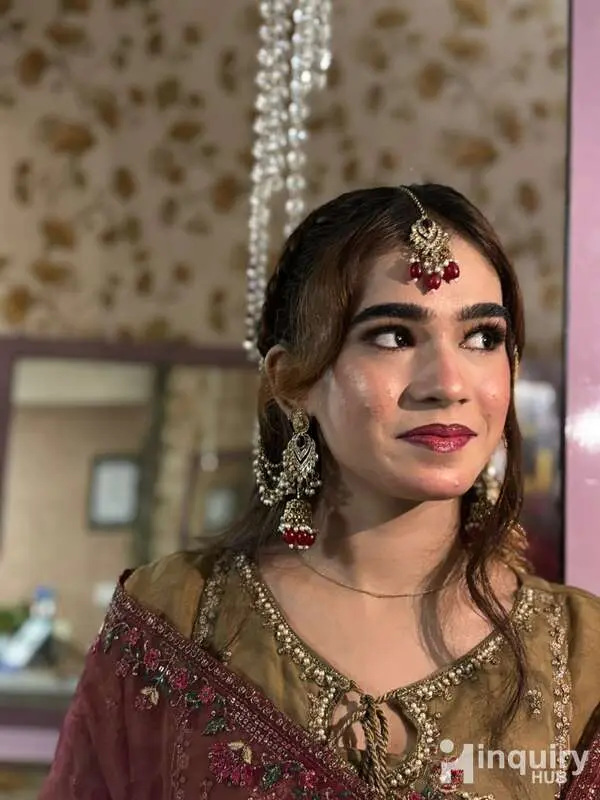 Samina Mekover