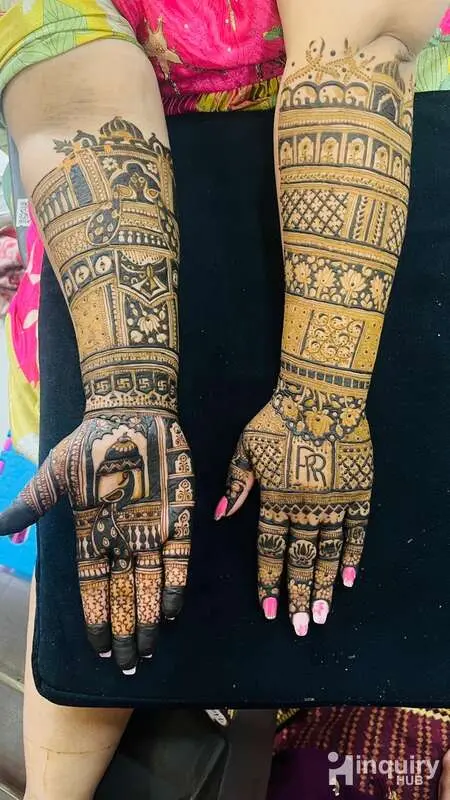 Aqshashaikh Mehndi Artist