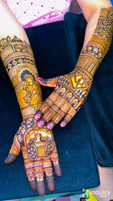 Aqshashaikh Mehndi Artist