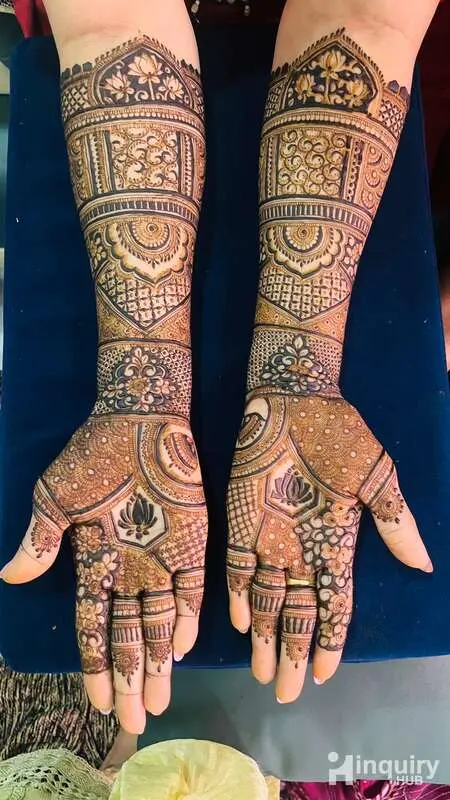 Aqshashaikh Mehndi Artist