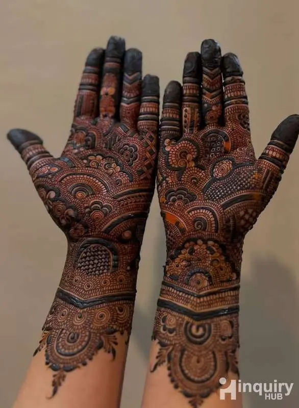 Azna Mehandi Artist