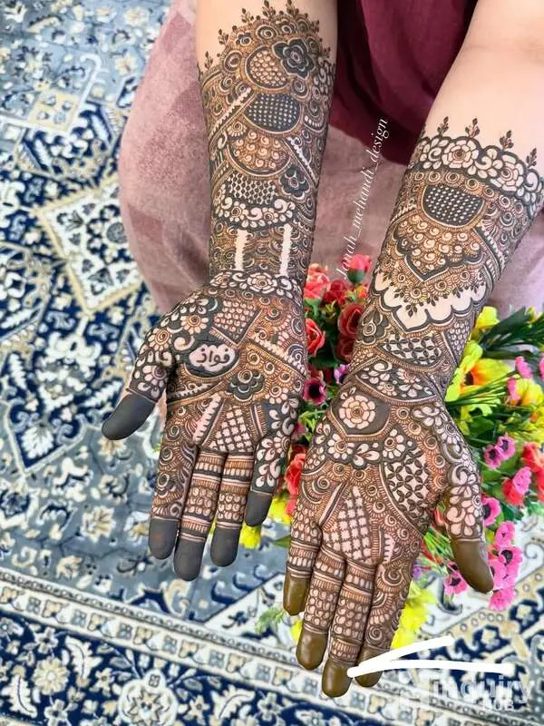Azna Mehandi Artist