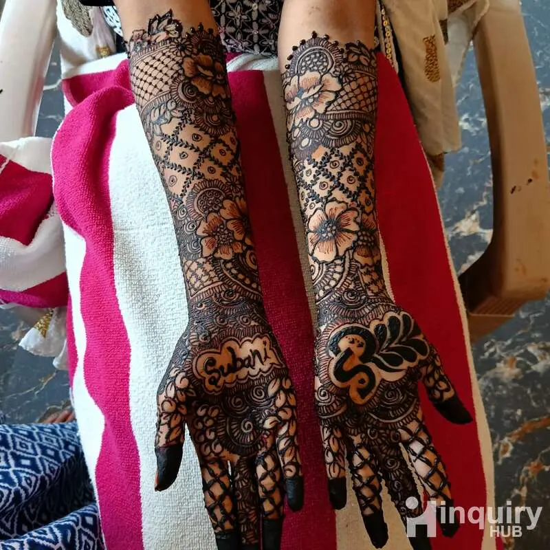 Azna Mehandi Artist