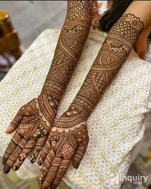Azna Mehandi Artist