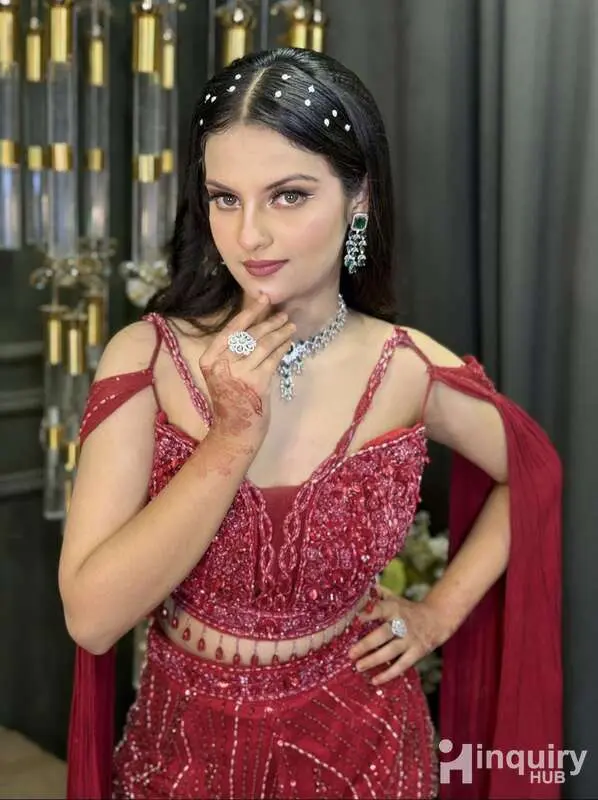 Warisha Khan Makeup Artist