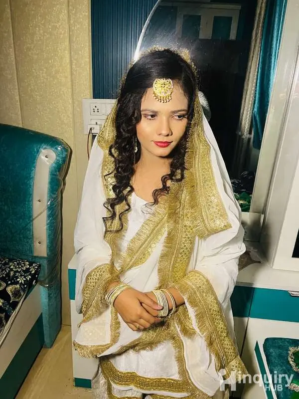 Warisha Khan Makeup Artist