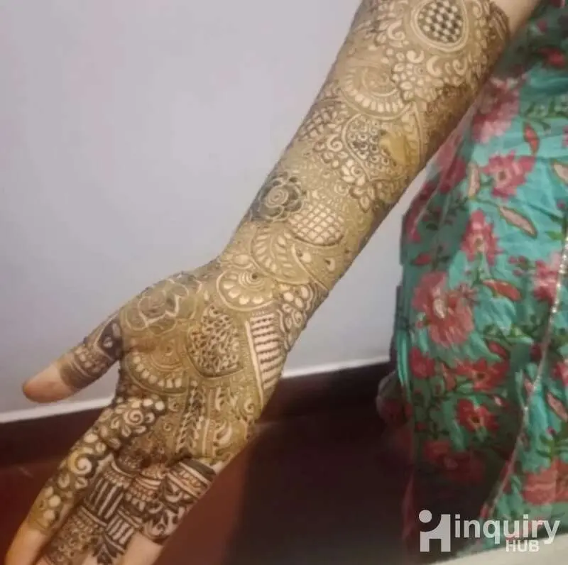 Hani Hennaelegance
