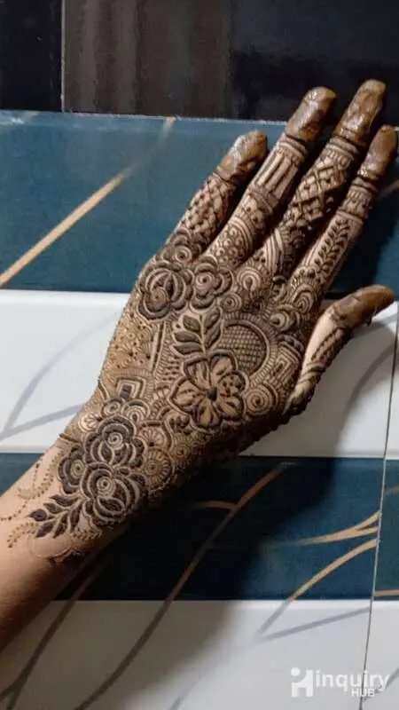 Simran Mehndi Artist