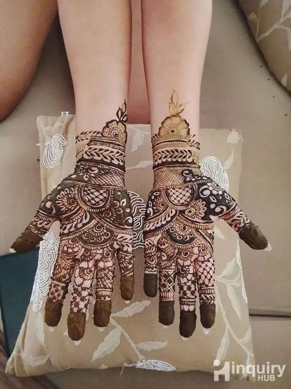 Aashna Mehndi Artist