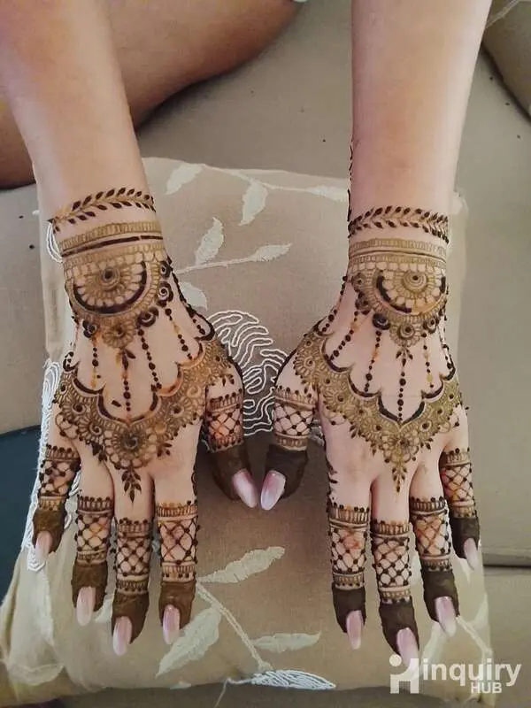 Aashna Mehndi Artist