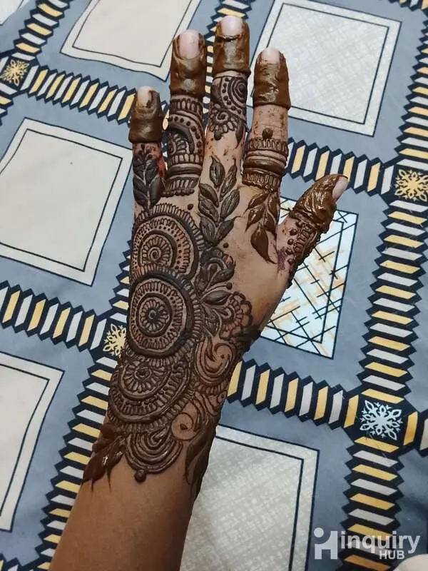 Aashna Mehndi Artist