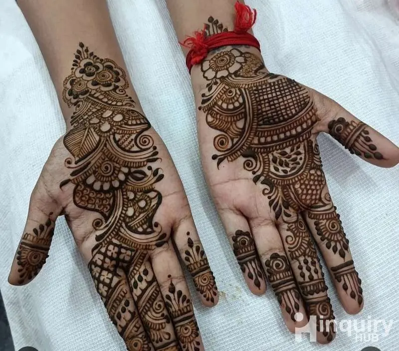 Graceful Mehndi Art