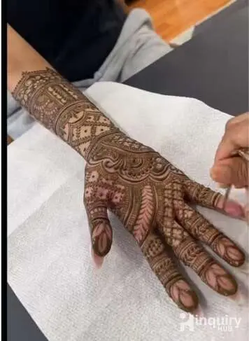 Graceful Mehndi Art