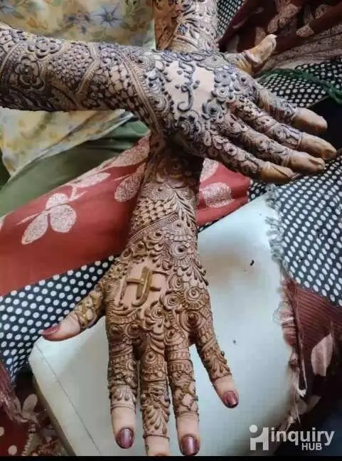 Umrah Mehndi Artist